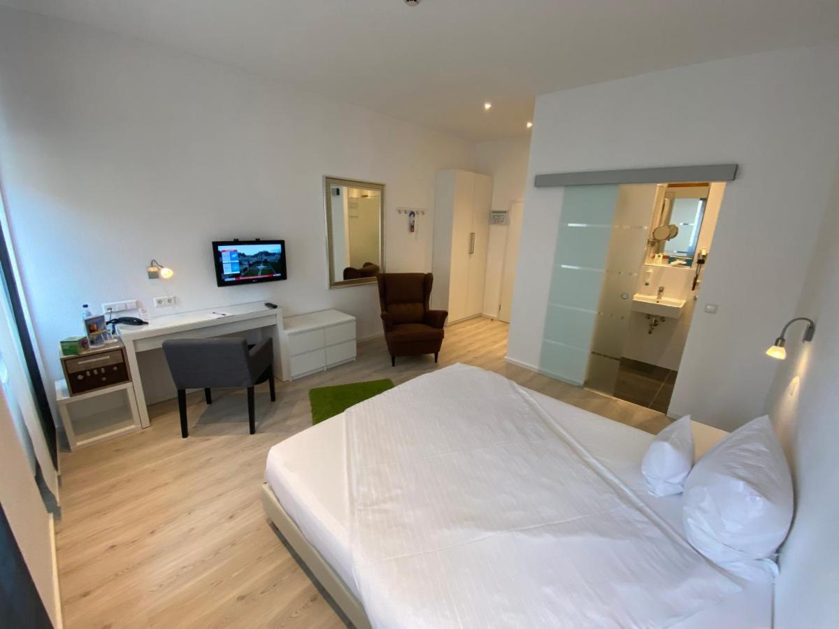 Hotel Barbarossa Karlsruhe Stadtmitte מראה חיצוני תמונה