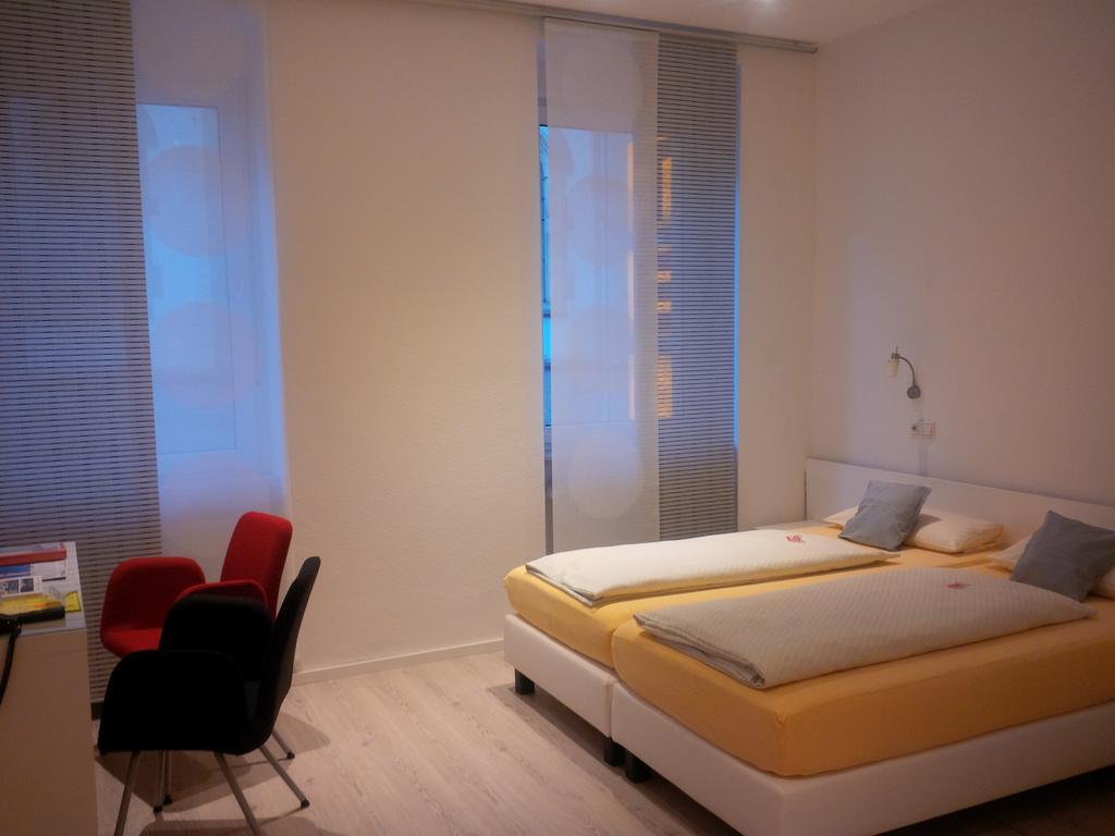 Hotel Barbarossa Karlsruhe Stadtmitte חדר תמונה
