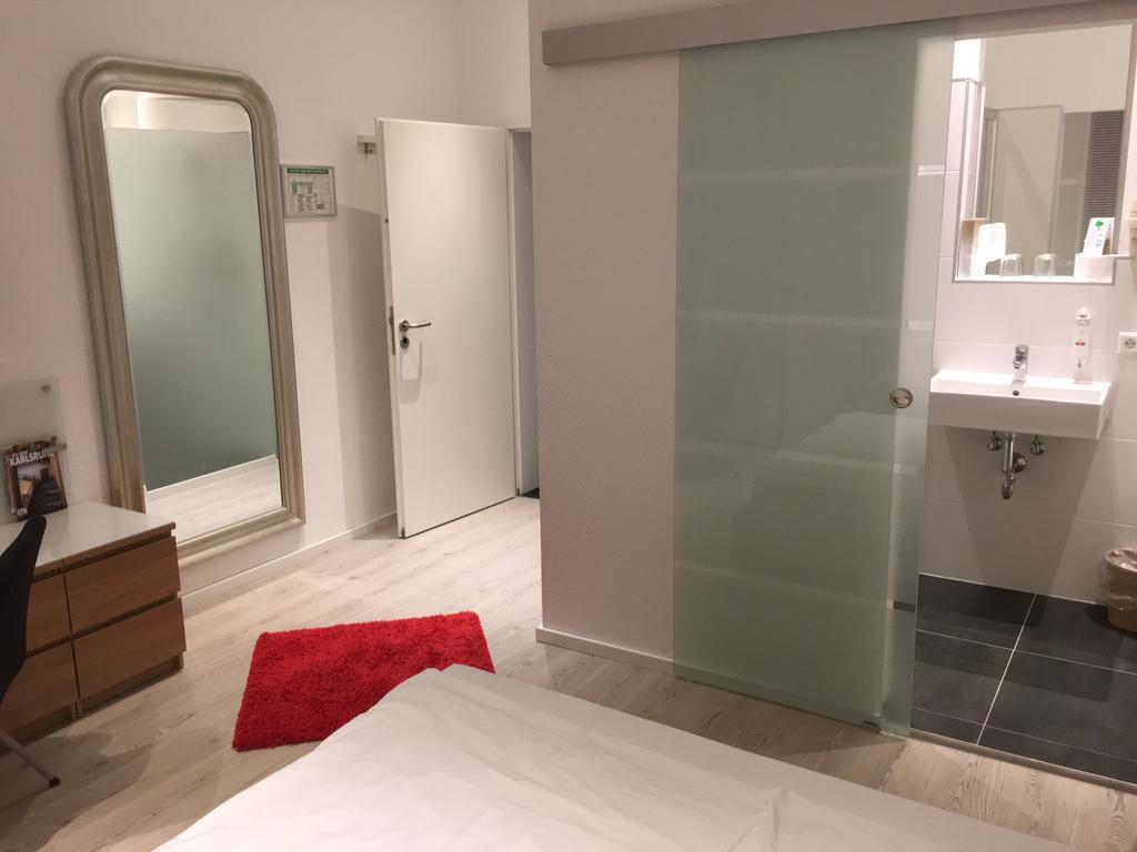 Hotel Barbarossa Karlsruhe Stadtmitte חדר תמונה