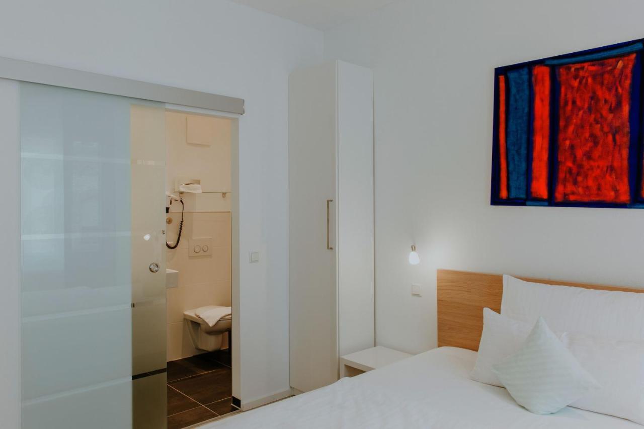 Hotel Barbarossa Karlsruhe Stadtmitte מראה חיצוני תמונה